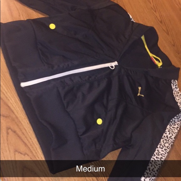 Clothes - Picture 4 of 8